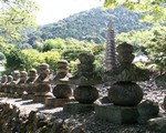 京都奥嵯峨野にある約8000体の石仏が並ぶお寺、化野念仏寺に行ってみた！