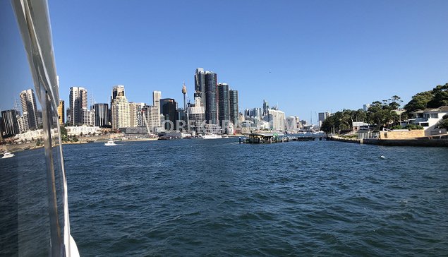 船上からシドニーの街並み