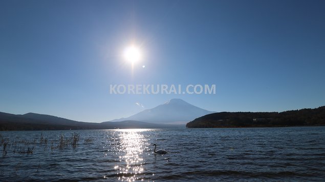 ダイヤモンド手前富士山と山中湖