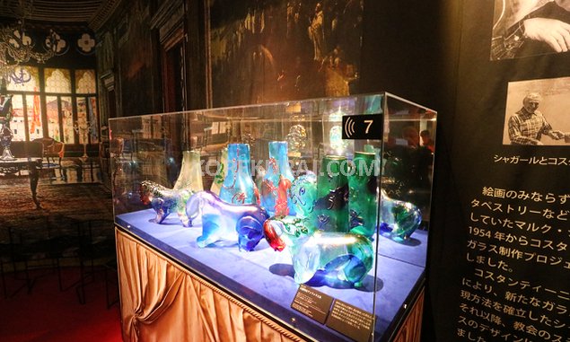 箱根ガラスの森 ヴェネチアングラス美術館 幻想的なアンフォラと馬